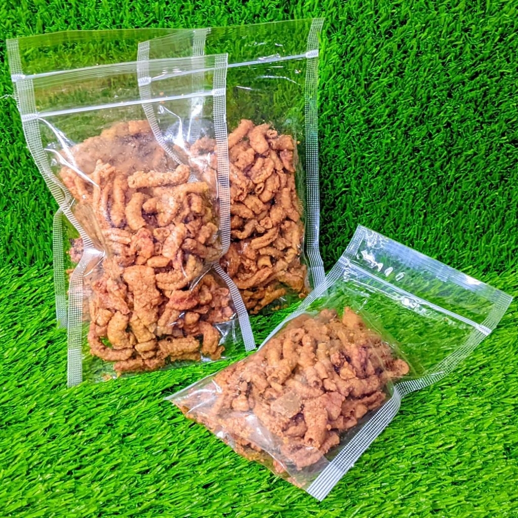 

Kripik Usus Pedas Daun jeruk 100gram