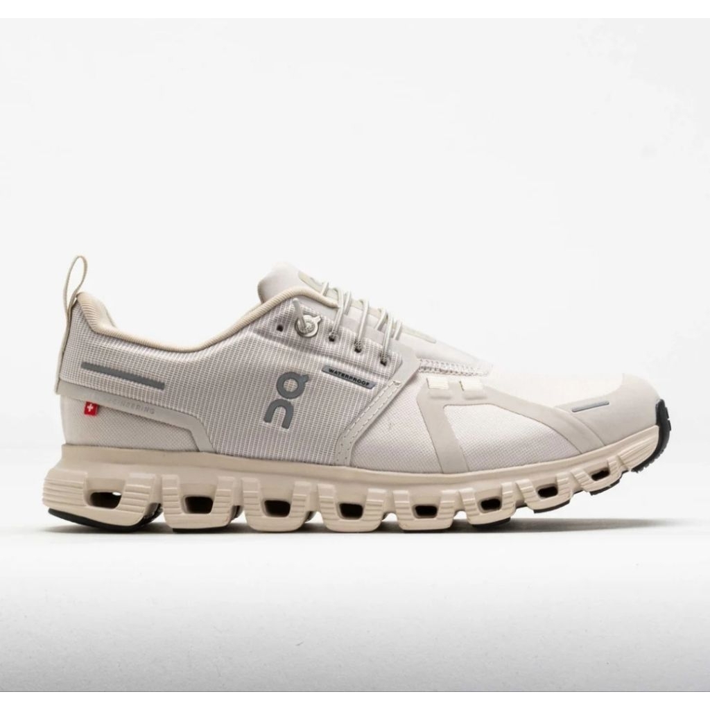 ON RUNNING WOMEN'S SHOES - ON RUNNING CLOUD 6 WATERPROOF - PEARL/CREAM