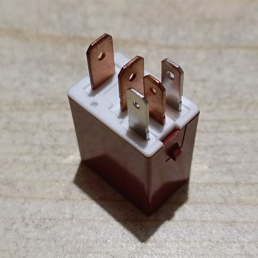 RELAY FAN AC 12V KAKI 5 INNOVA / CAMRY