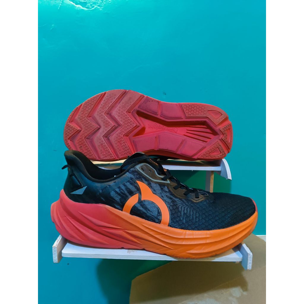 Sepatu Running Second Original Ortus hyperfuse Size 39