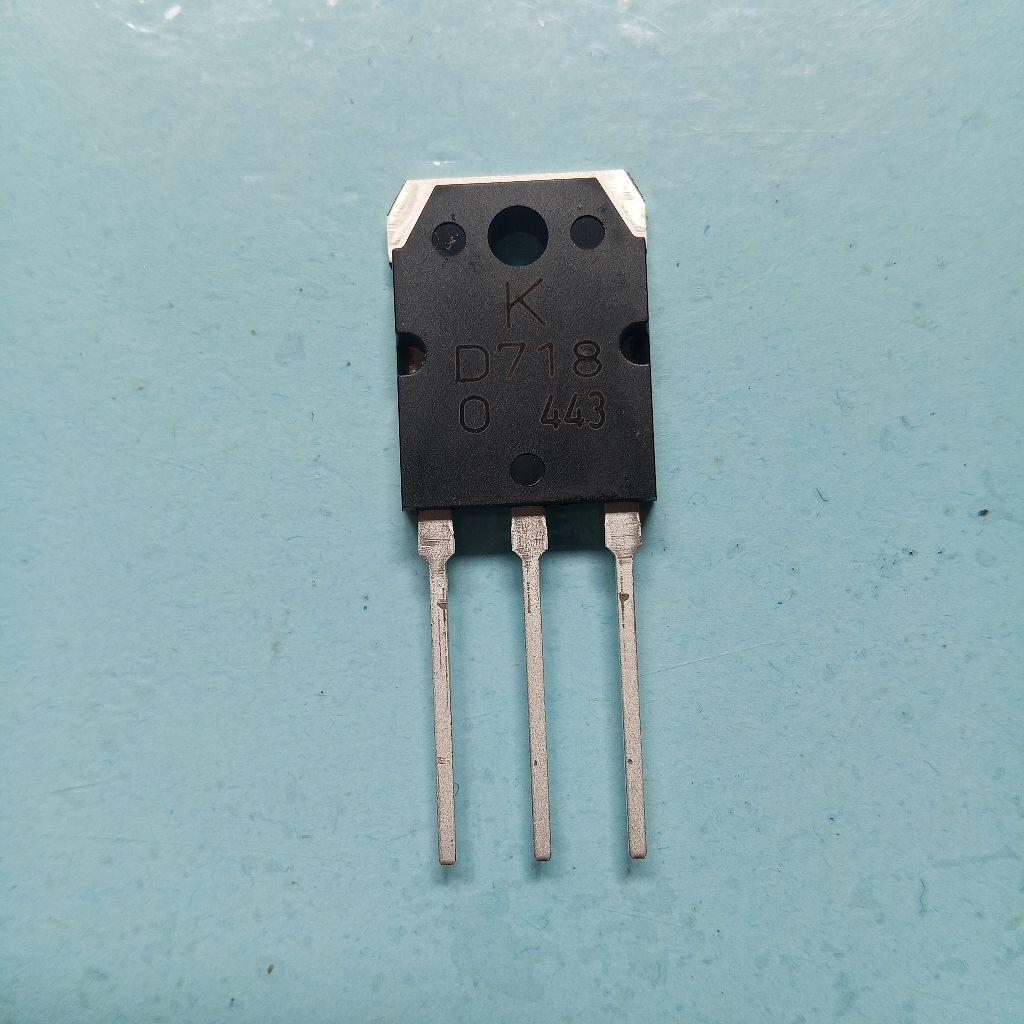 Transistor D718