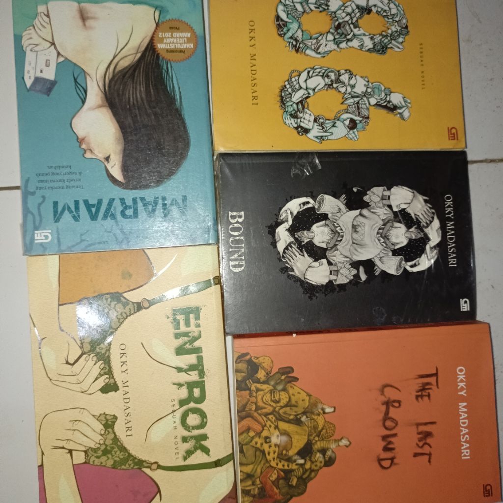 Paket Okky Madasari - Entrok, The Last Crowd, Bound, 86, Maryam