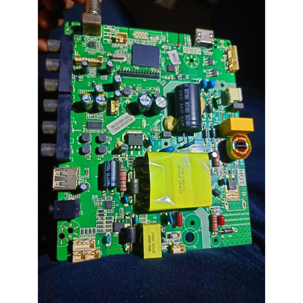 MB POLYTRON PLD32D1852