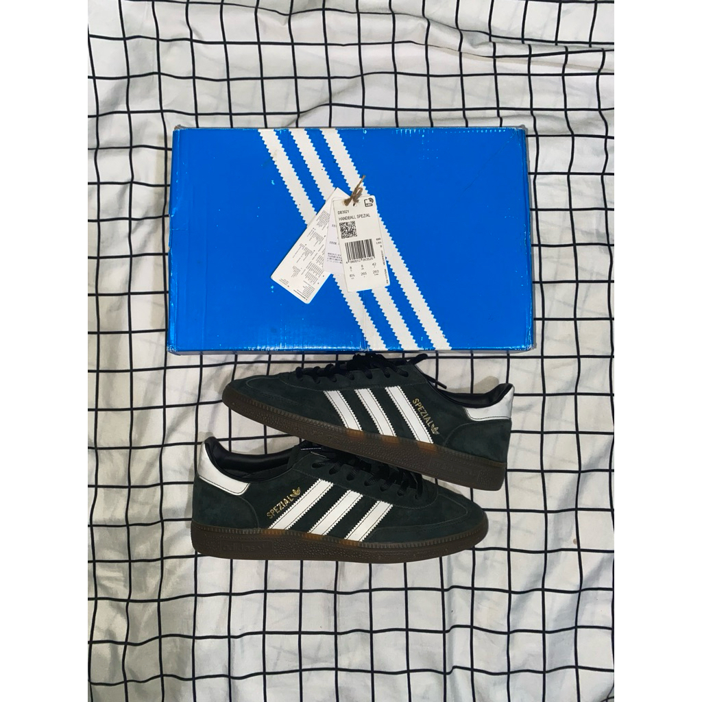 Spezial Black White