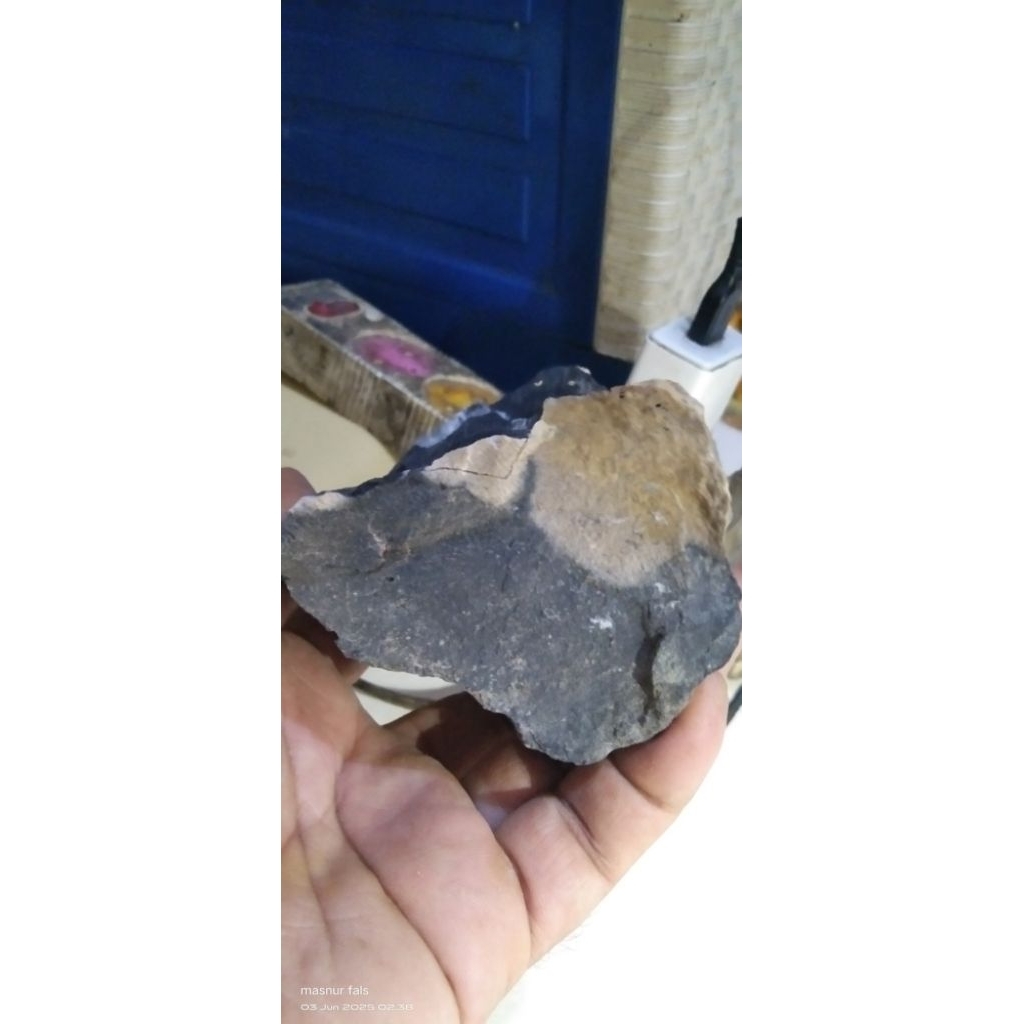 Batu galih kelor kualitas super ukuran besar berat hampir 1 kg bisa menyala ketika di tespen,asli al