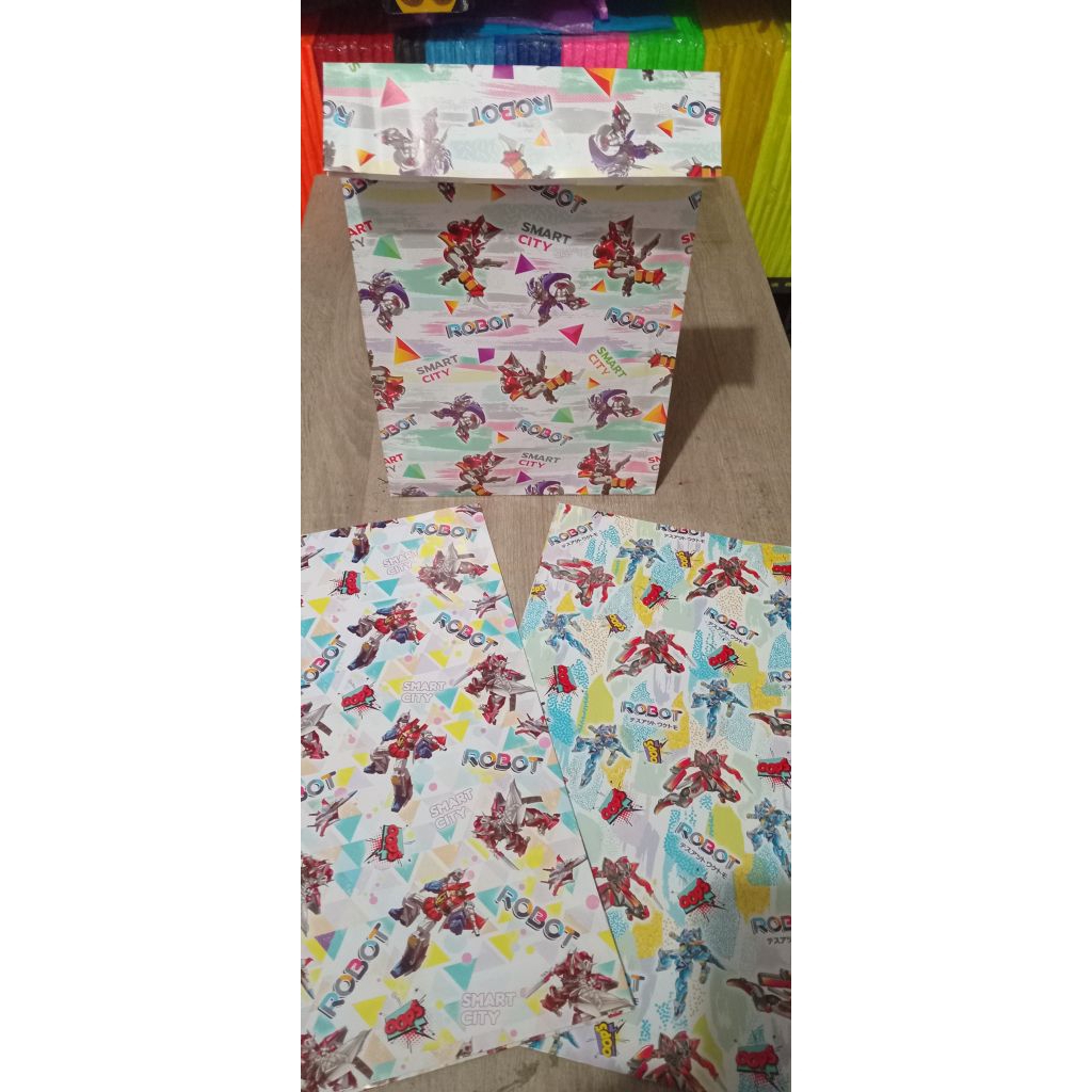 

Kertas Kado Instan Motif Cowok "Merk Kiky" Ukuran (42cmx25cmx5cm)