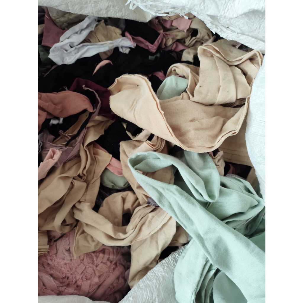 KAIN PERCA KILOAN RAYON SPANDEK – MAJUN UNTUK KERAJINAN, LAP, ISIAN SAMSAK