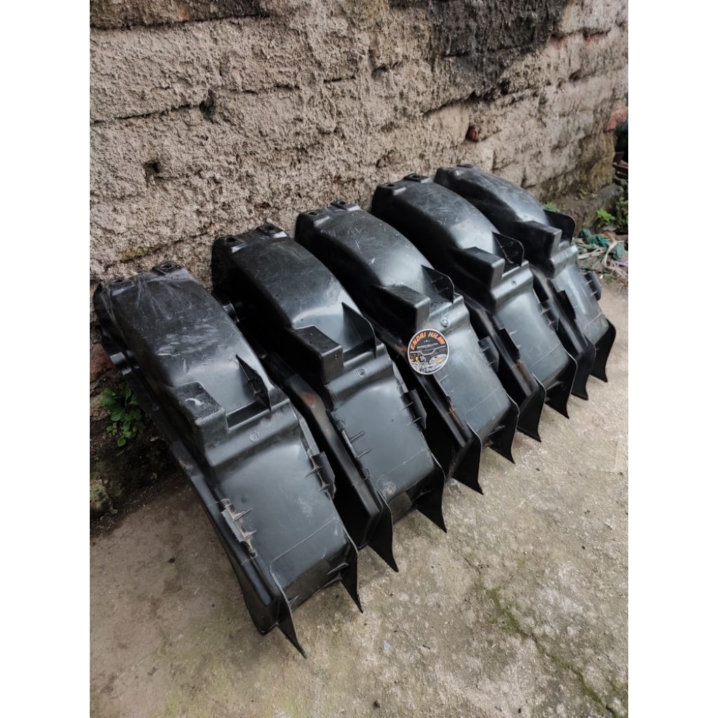 Spakbor kolong/sambungan spakbor belakang besi honda win original