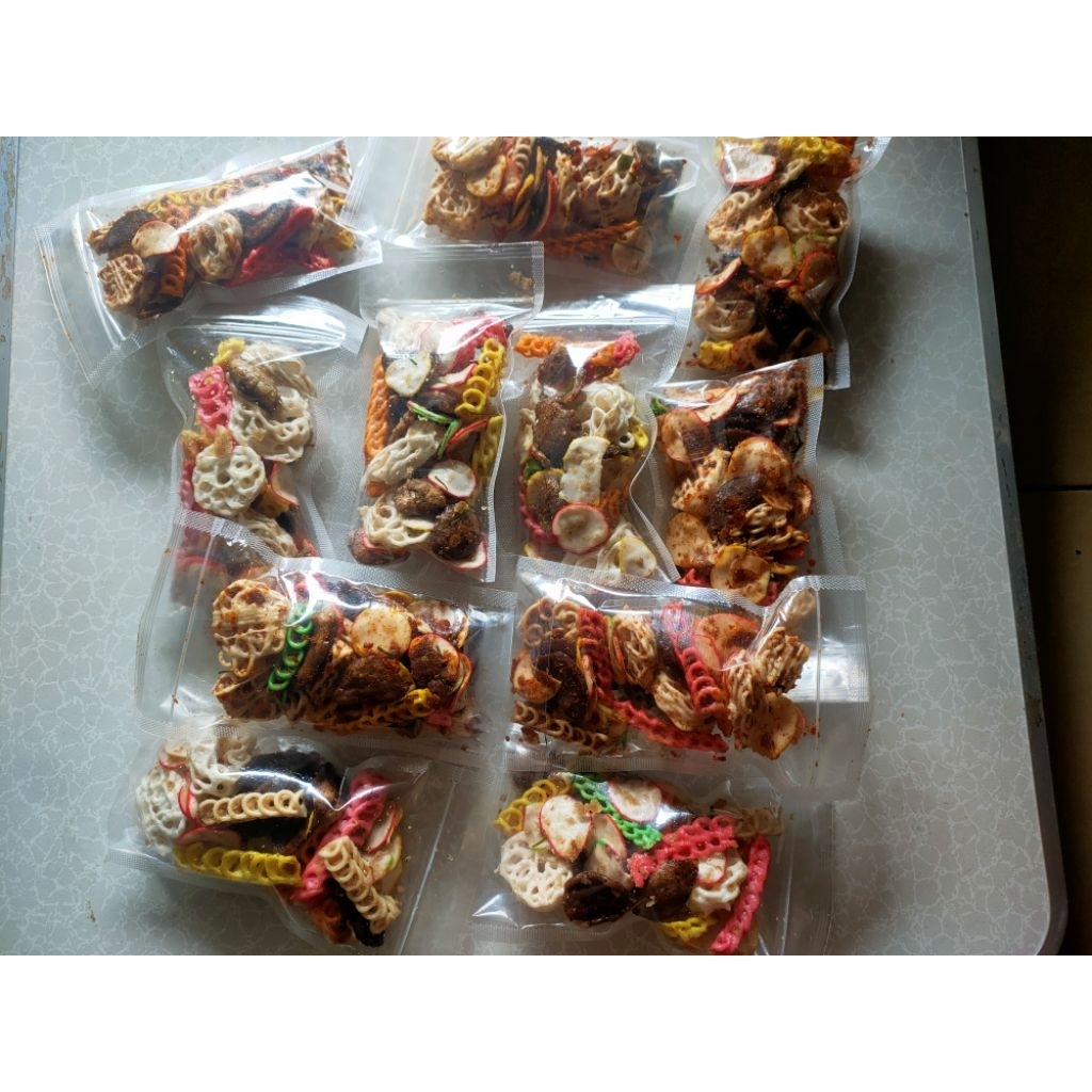

kerupuk seblak mix pedas gurih daun jeruk