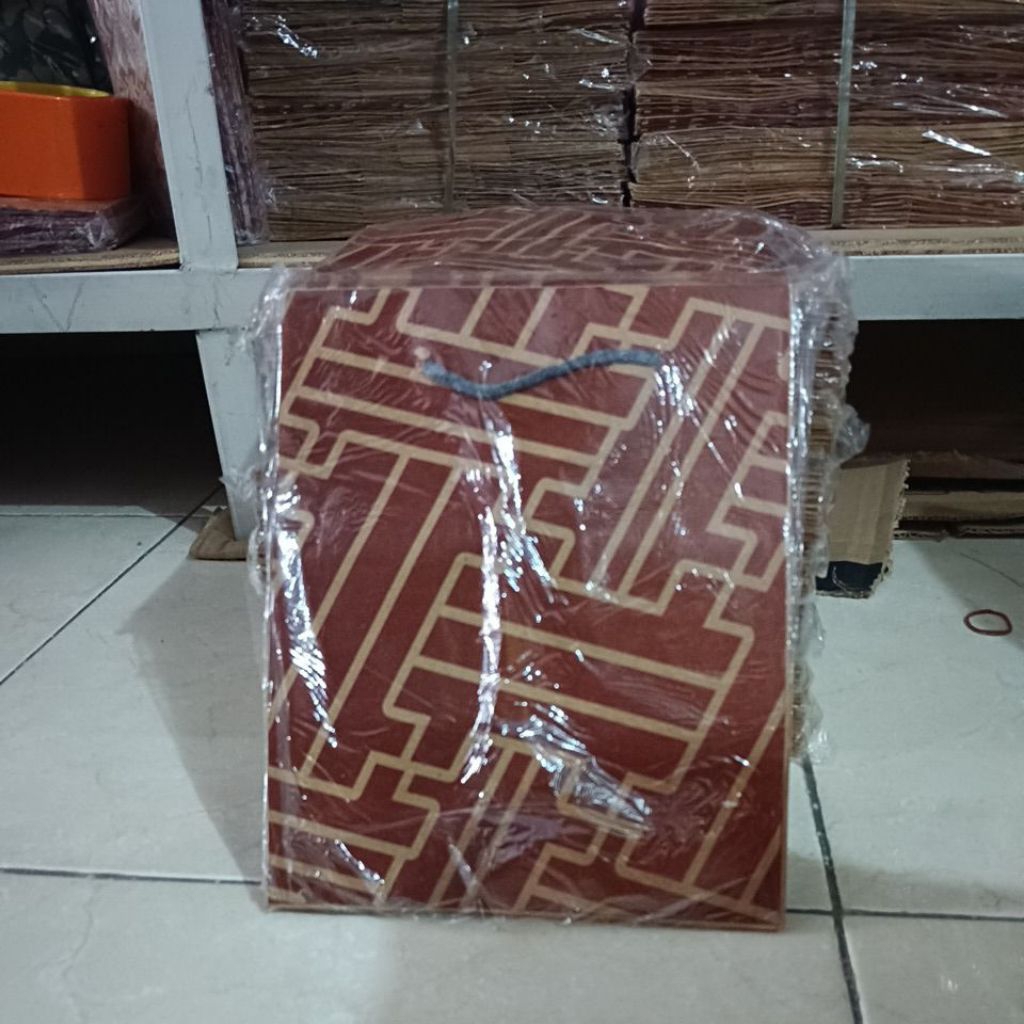 

12 Pcs Paper Bag Tas souvenir kertas motif batik