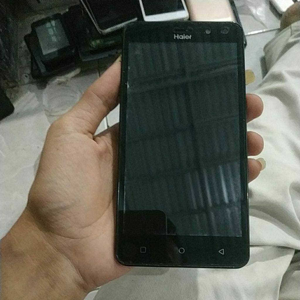 LCD TOUCHSCREEN HAIER G51 BACA DESKRIPSI