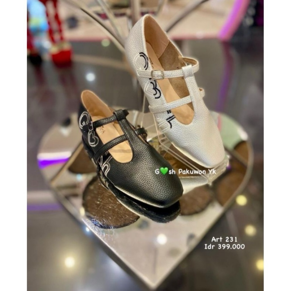 

sepatu gosh