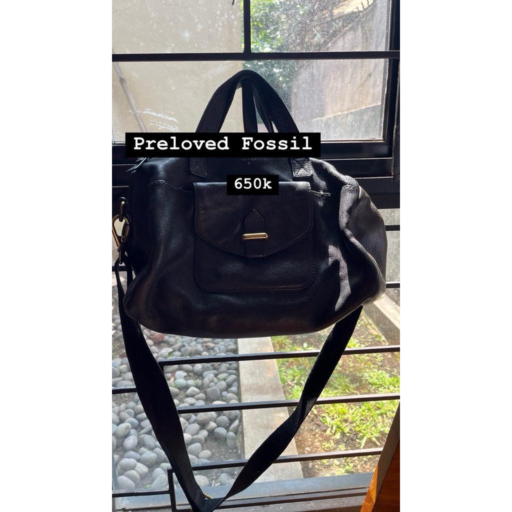 PRELOVED - Tas  Fossil Hitam Tali panjang