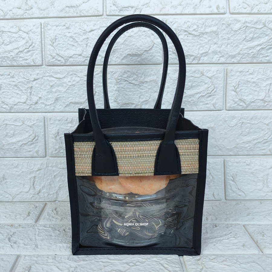 

Keranjang Hampers Mika Mendong Isi 2 Toples Biggy (Hitam) Tas Mika Parcel Lebaran