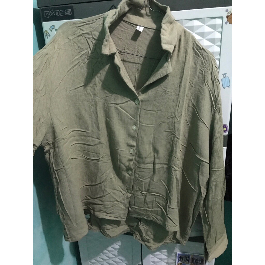 kemeja wanita warna sage green
