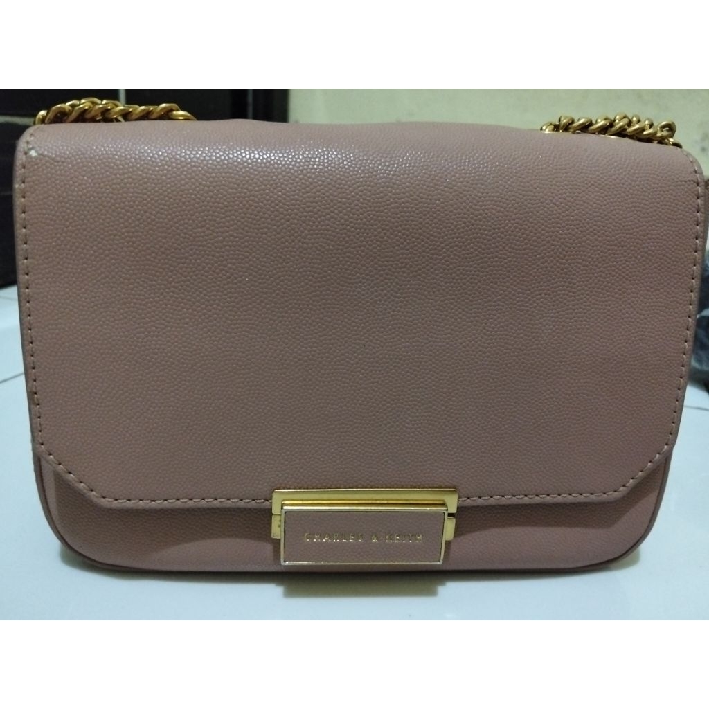 tas Charles & Keith original counter