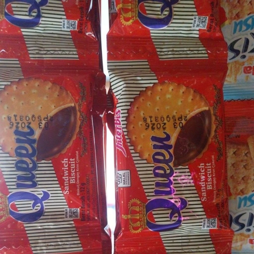 

Queen Sandwich Biscuit | 1 Renteng | 10 pcs