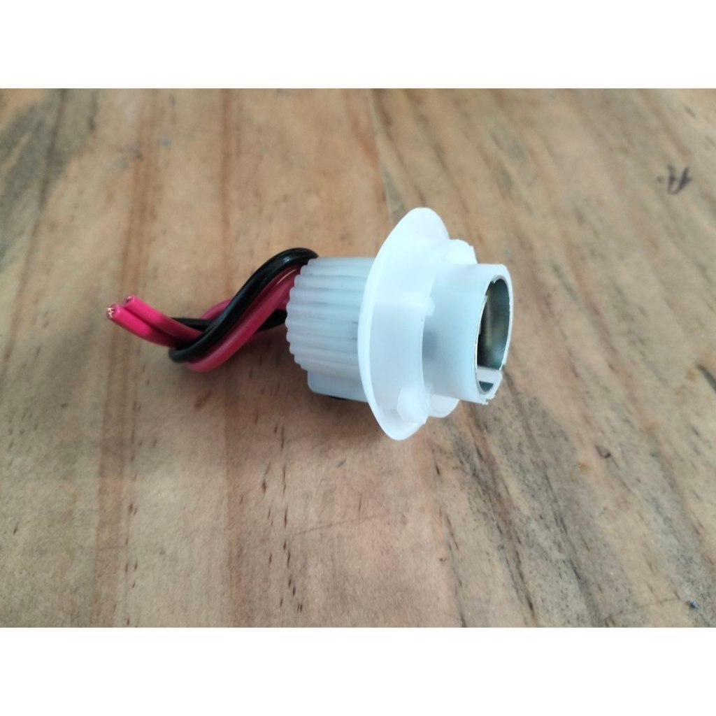 fiting lampu stop motor mobil