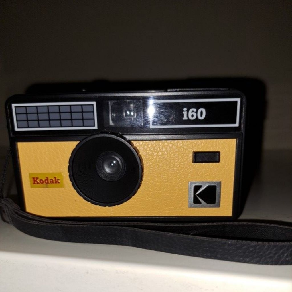 preloved (second-bekas) Kodak I60 Kamera Analog (Kuning)