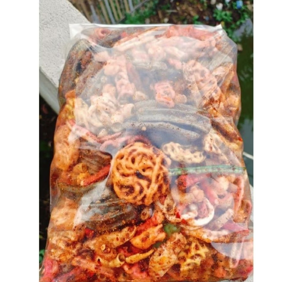 

Krupuk Seblak campur 1,5kg dan 3kg bumbu kering khas Pedas daun jeruk