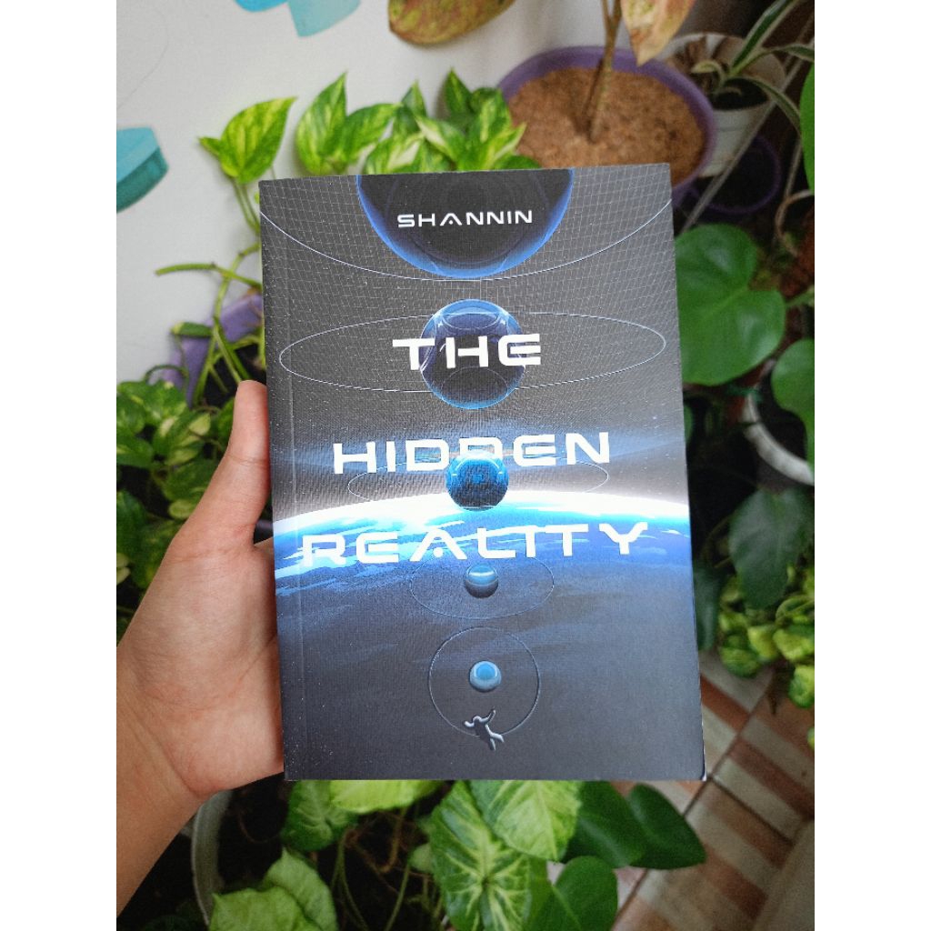 PRELOVED NOVEL THE HIDDEN REALITY (AU)