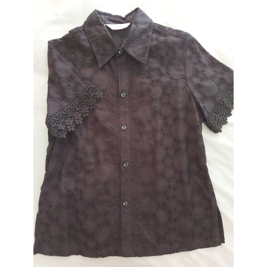 Preloved Kemeja Hitam Katun Bolong