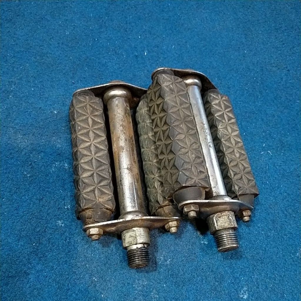 pedal sepeda onthel tua