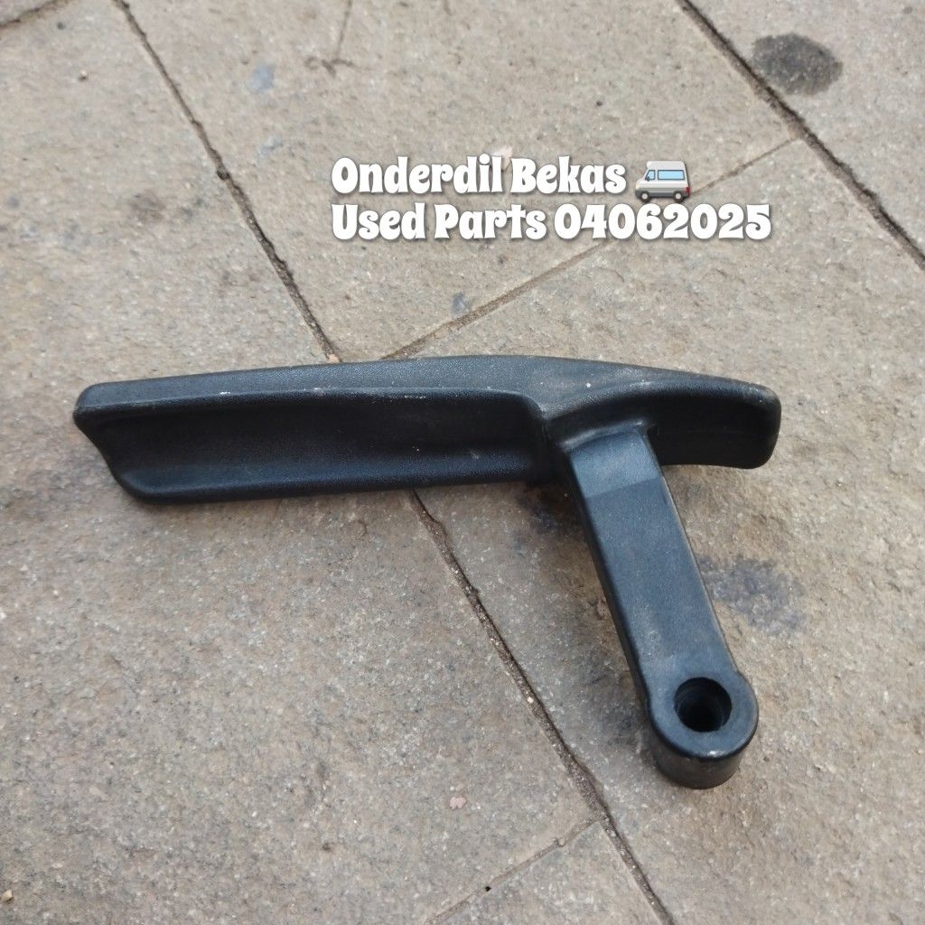 handle stelan jok depan kiri BMW Seri 5 e34