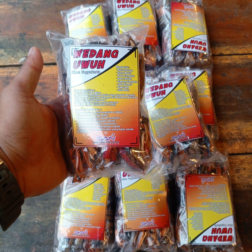 

WEDANG UWUH KOMPLIT TRADISIONAL KESEHATAN KHAS YOGYAKARTA SOLO