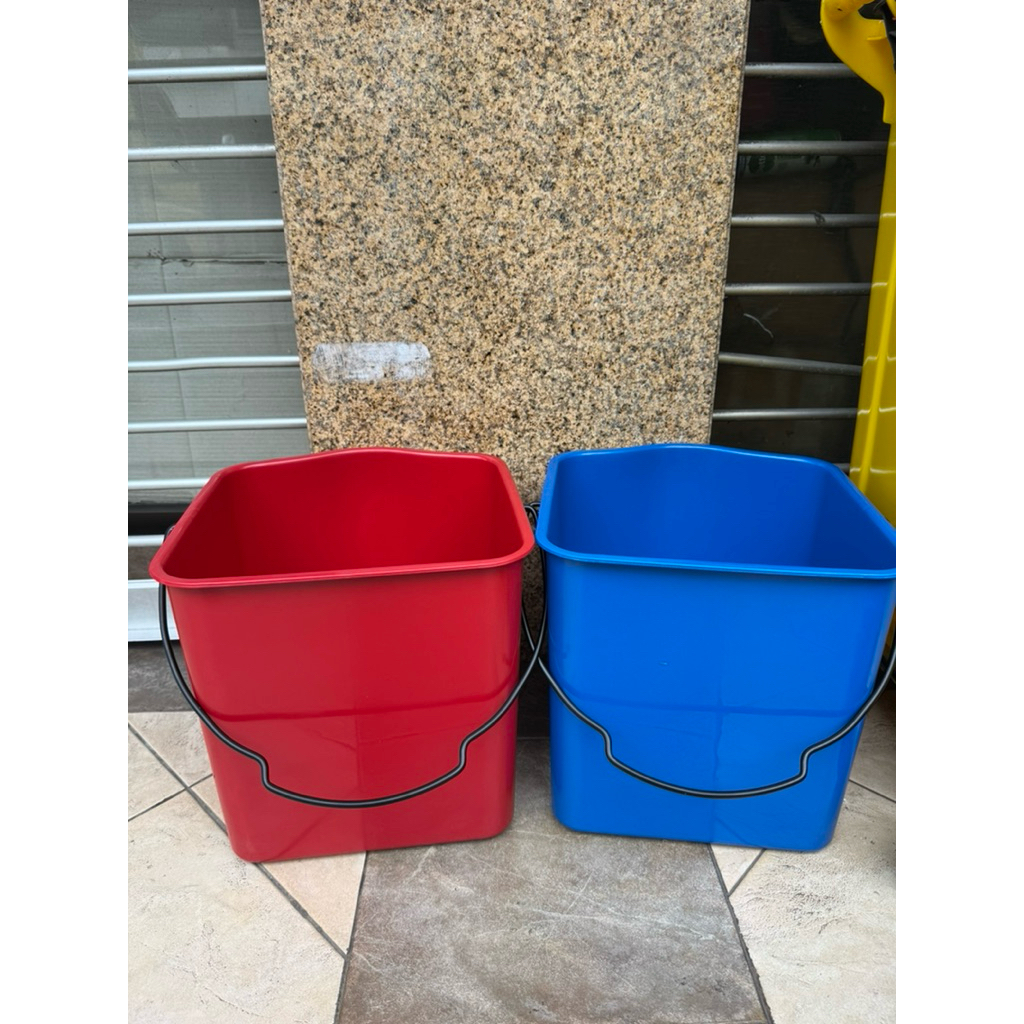 Ember Double Bucket 50L biru-merah (25 / ember)