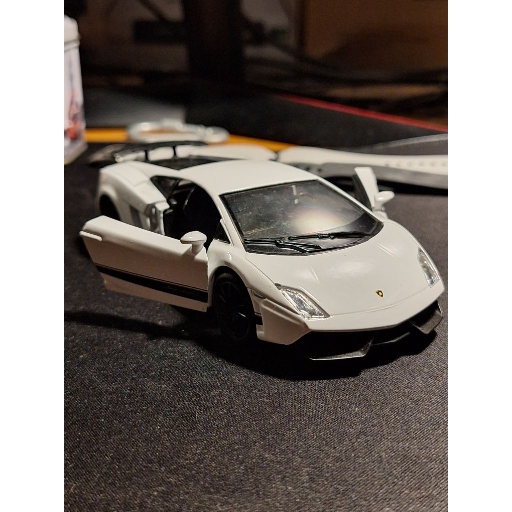 Diecast Lamborghini Gallardo Superleggera RMZ City