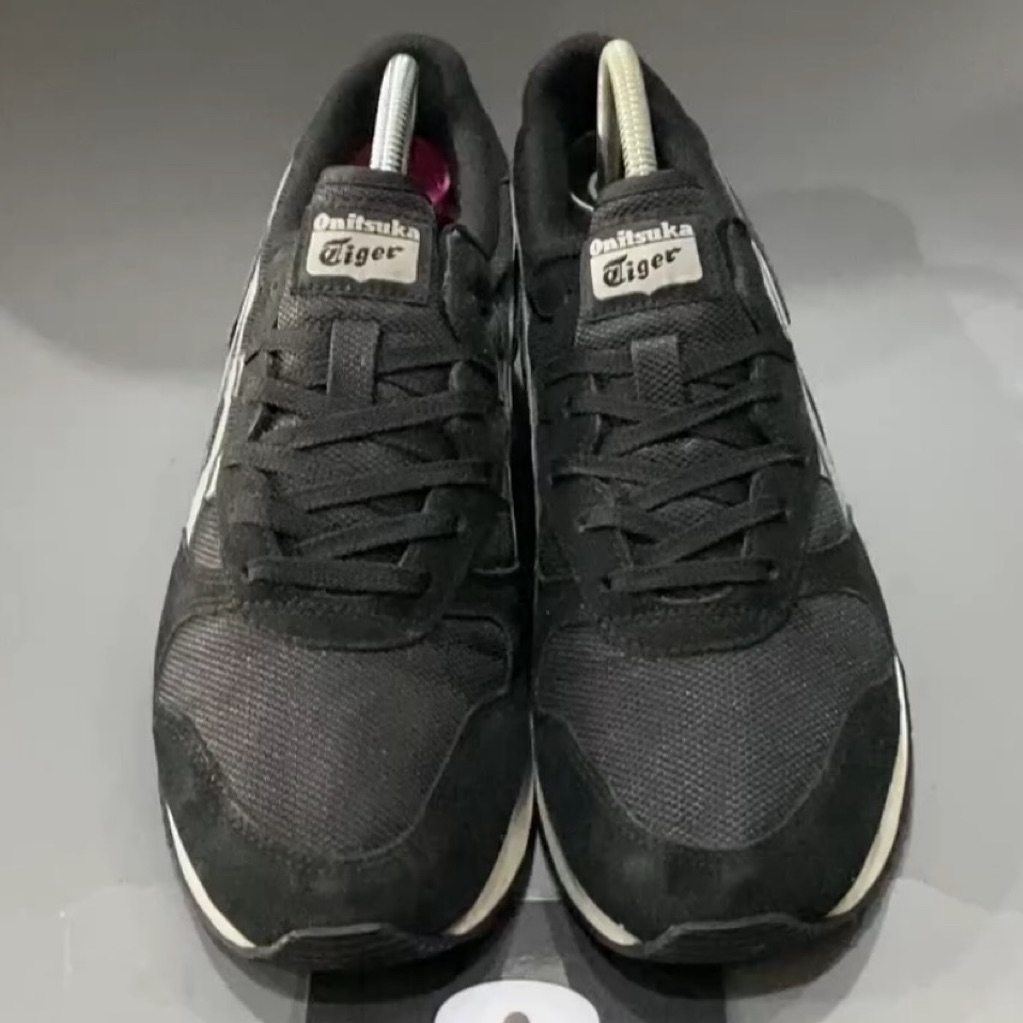 Onitsuka tiger alvarado size 42