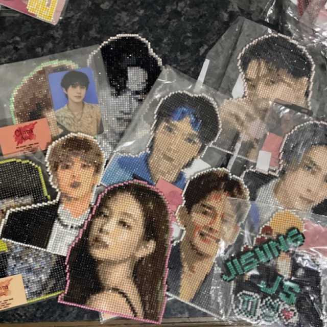 

FREE CLAIM DIAMOND PAINTING STICKER KPOP