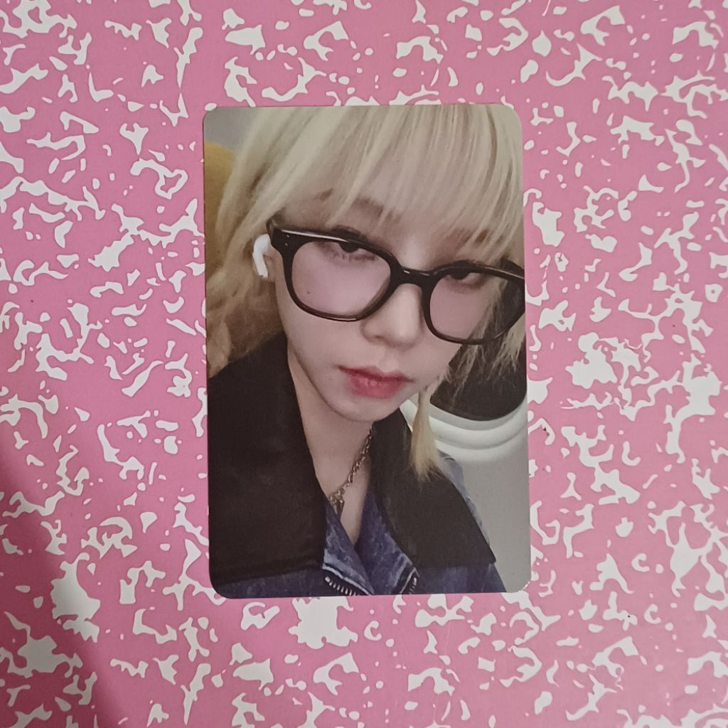 Official Photocard PC aespa Karina My World Ktown4u Specs