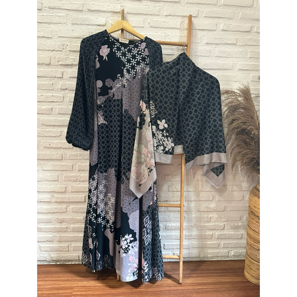 Qnanz Valerie Dress (dengan hijab segi4) Preloved