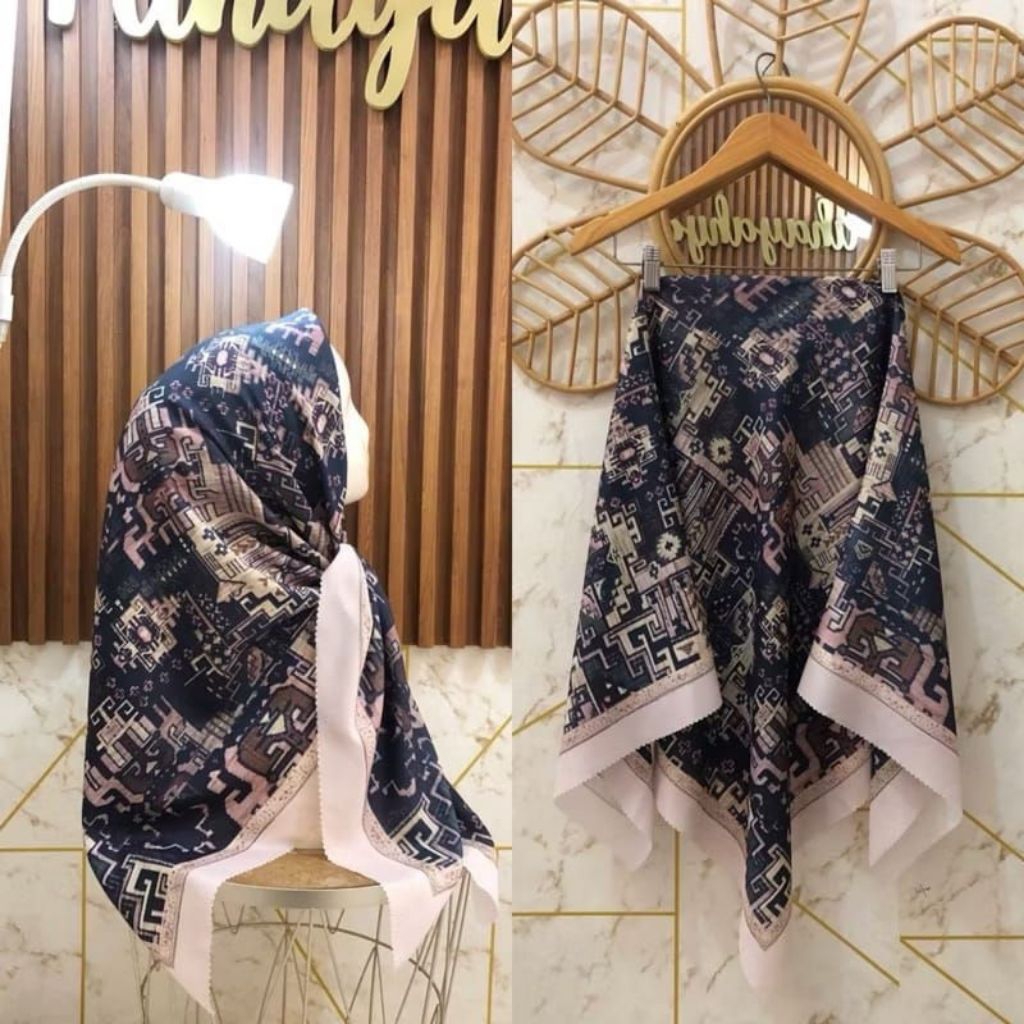 HIJAB SEGI EMPAT MOTIF TURKI ETNIK