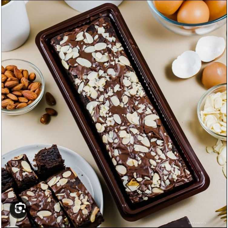 

BROWNIES DARK COKLAT BASAH UKURAN 30X10 TOPING ALMON