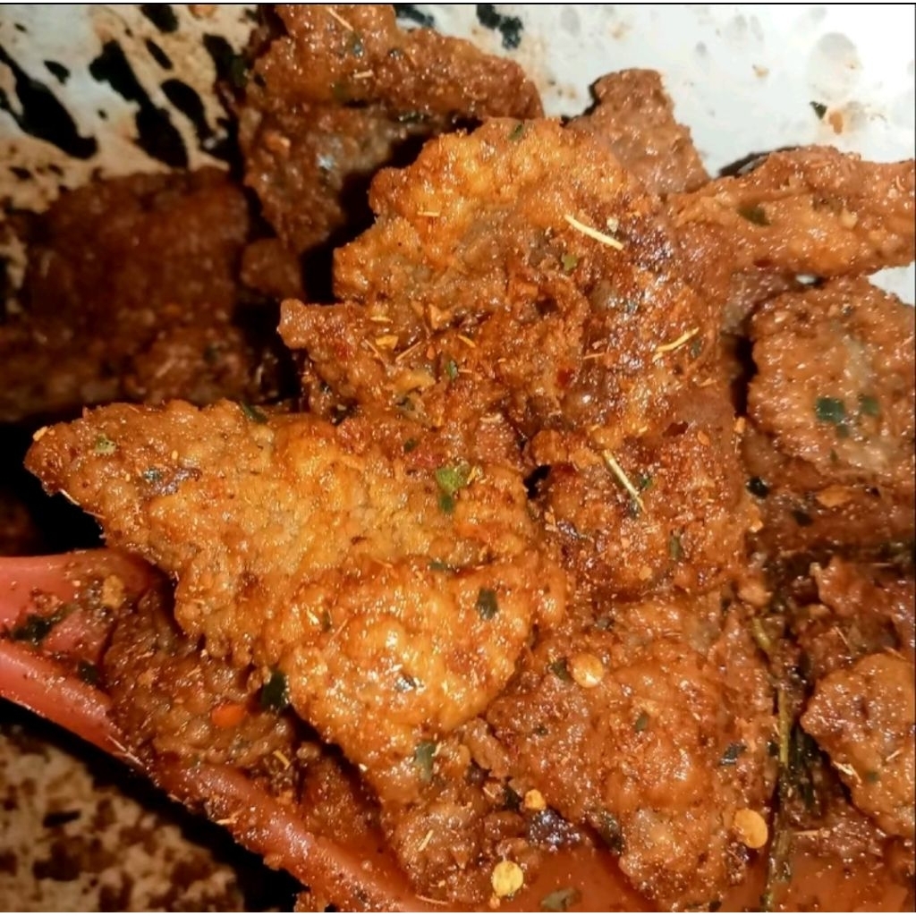 

Kripik Kulit ayam Cryspy 500 Gram / Crispy kulit ayam krispi / krispy Aroma Daun Jeruk Pedas Cemilan Camilan Snacks Food Keripik