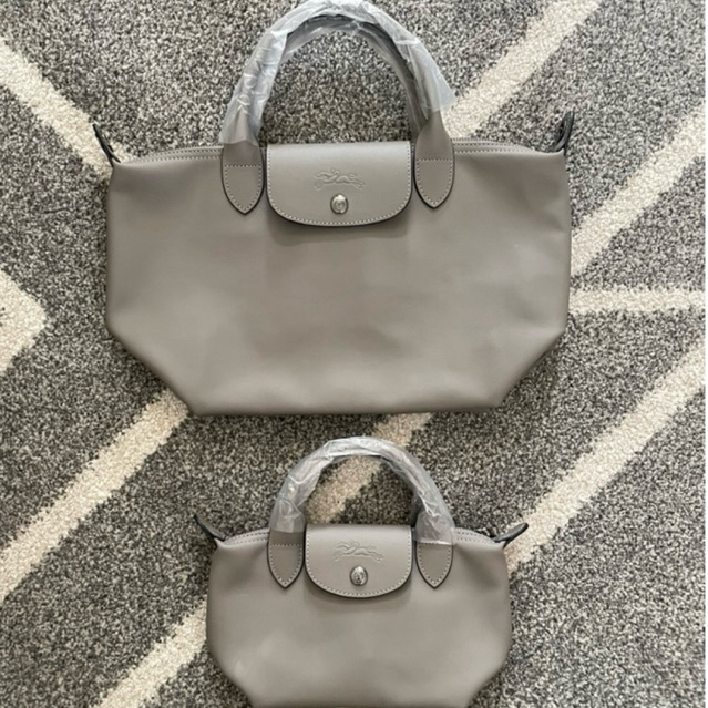 Cuir in Grey