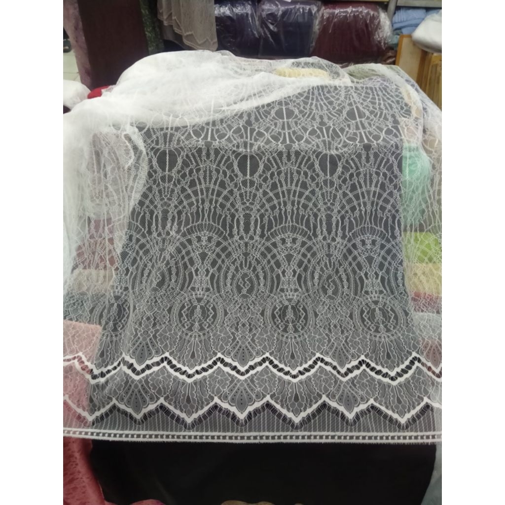 BROKAT CHANTILLY PUTIH, BAHAN KEBAYA SANTILLY PUTIH