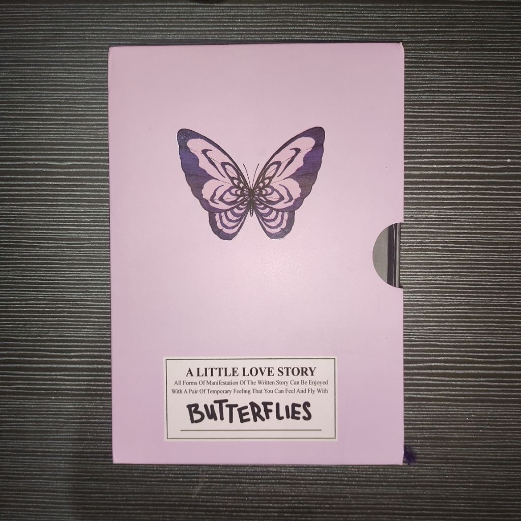 BUTTERFLIES - Alesacakes | Hardcover + Postcard