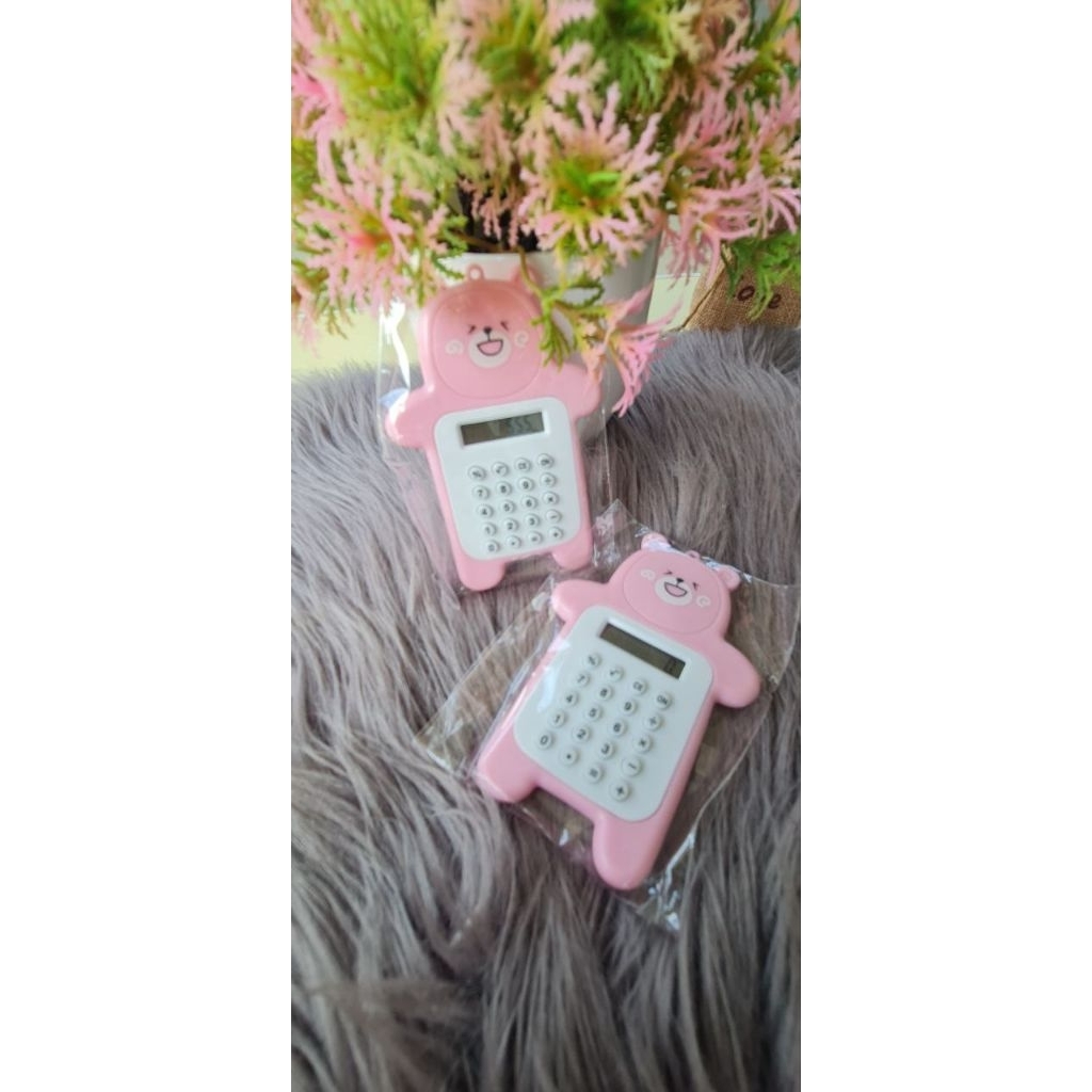 

KALKULATOR MINI MOTIF PORTABLE WARNA PINK KARAKTER BEAR
