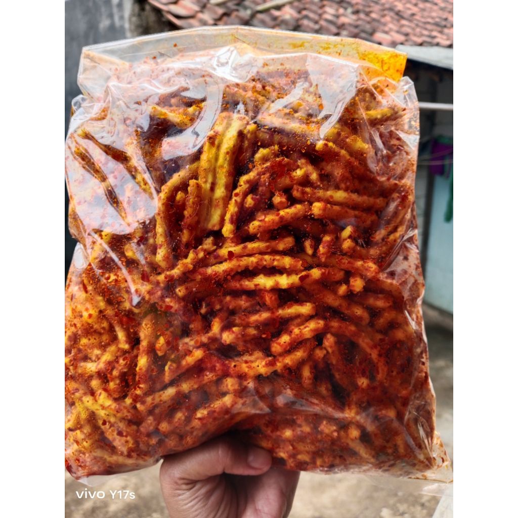 

seblak kerupuk akar beton pedas daun jeruk isi 1kg