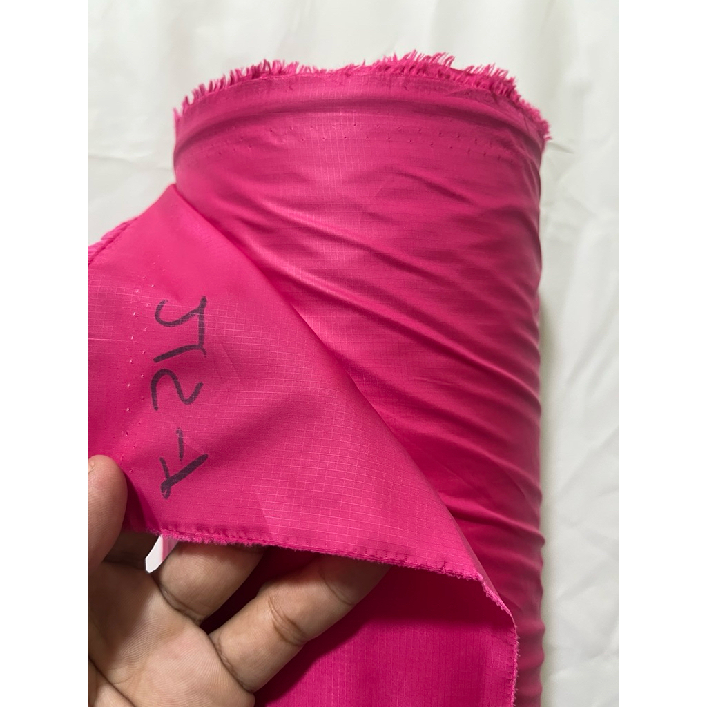 kain parasut ristok daun tales waterproof warna pink panta