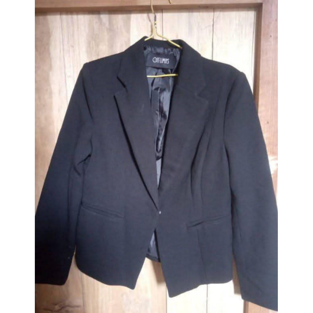 Jas hitam formal (perempuan)
