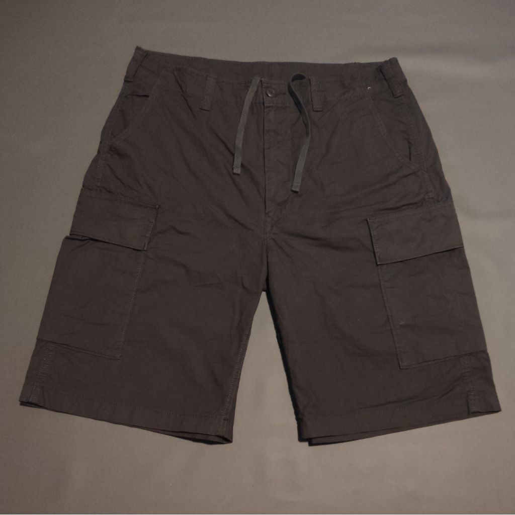 uniqlo cargo charcoal