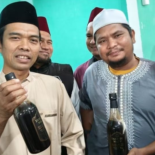 

madu akasia carpa rekomendasi ustad murni alami asli dari hutan akasia Riau netto 1kg terjamin keasliannya dan kemurnian setiap tetes
