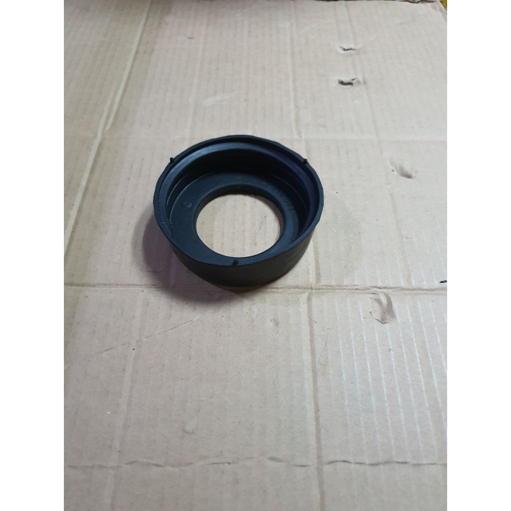 karet tatakan per belakang mercy W124 W202