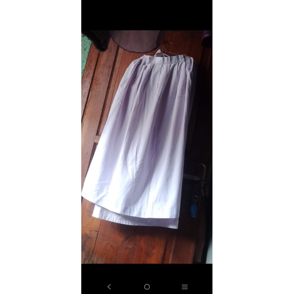 preloved rok putih