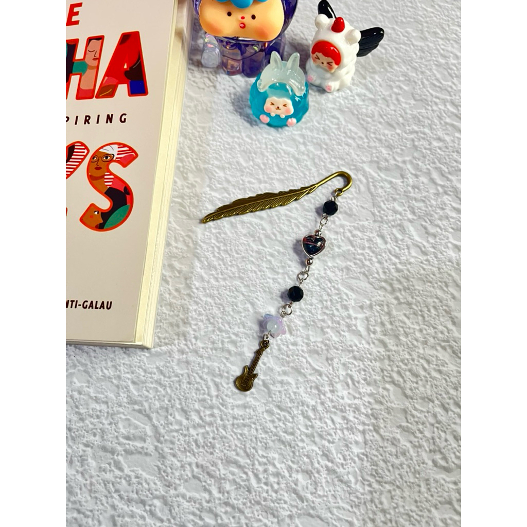 

Bookmark Pembatas Buku